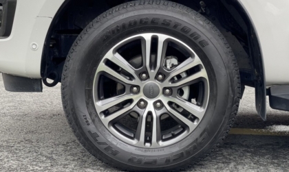 Xin chỉ giáo xe Ford Ranger bị hỏng cảm biến áp suất lốp xe?